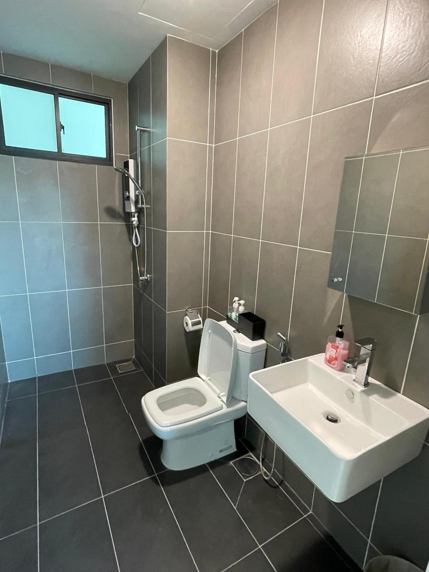 Apartment Greenfield A Sunway Subang 10 Pax 3r2b With Internet
