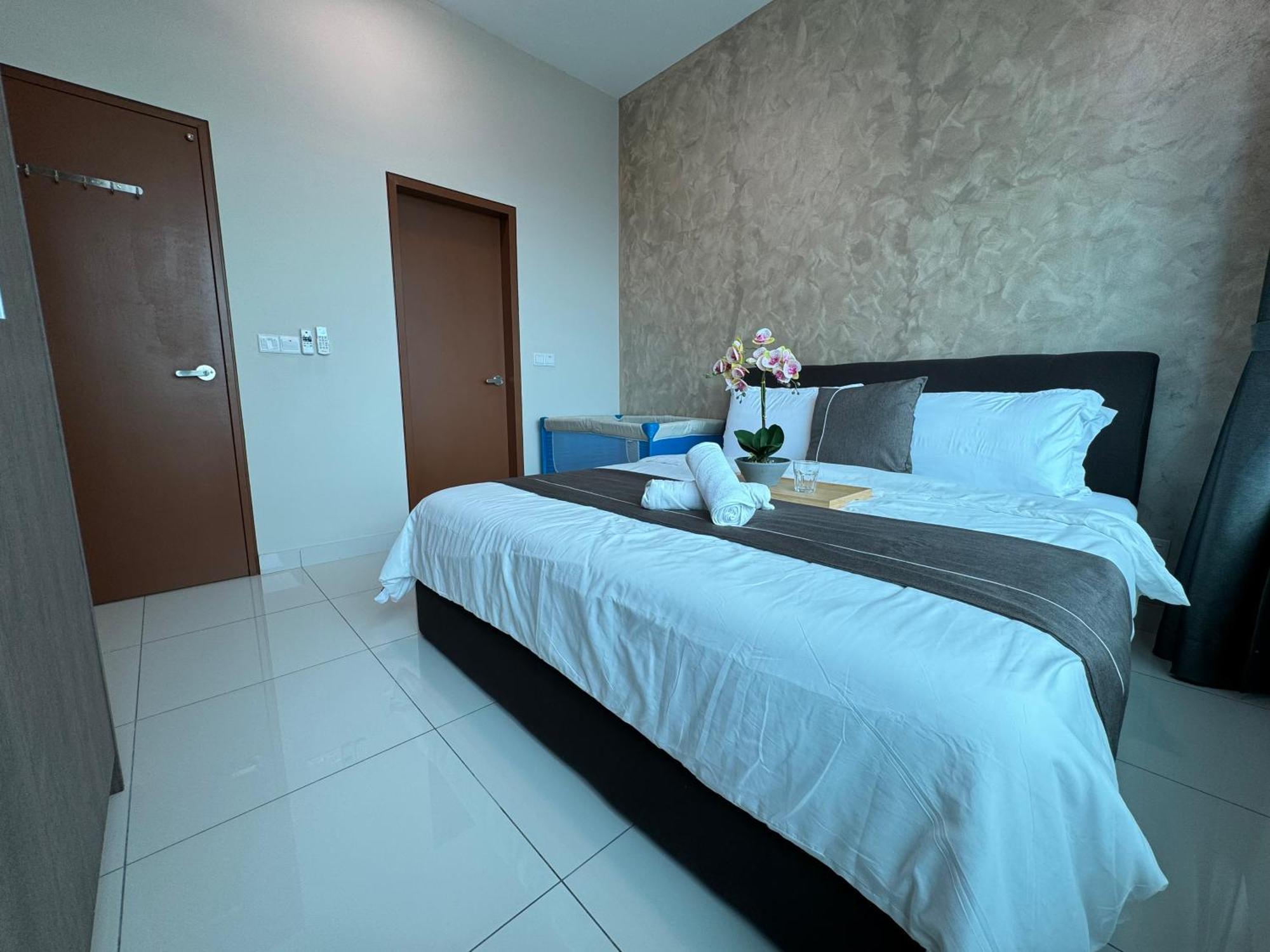 Apartment Greenfield A Sunway Subang 10 Pax 3r2b With Internet