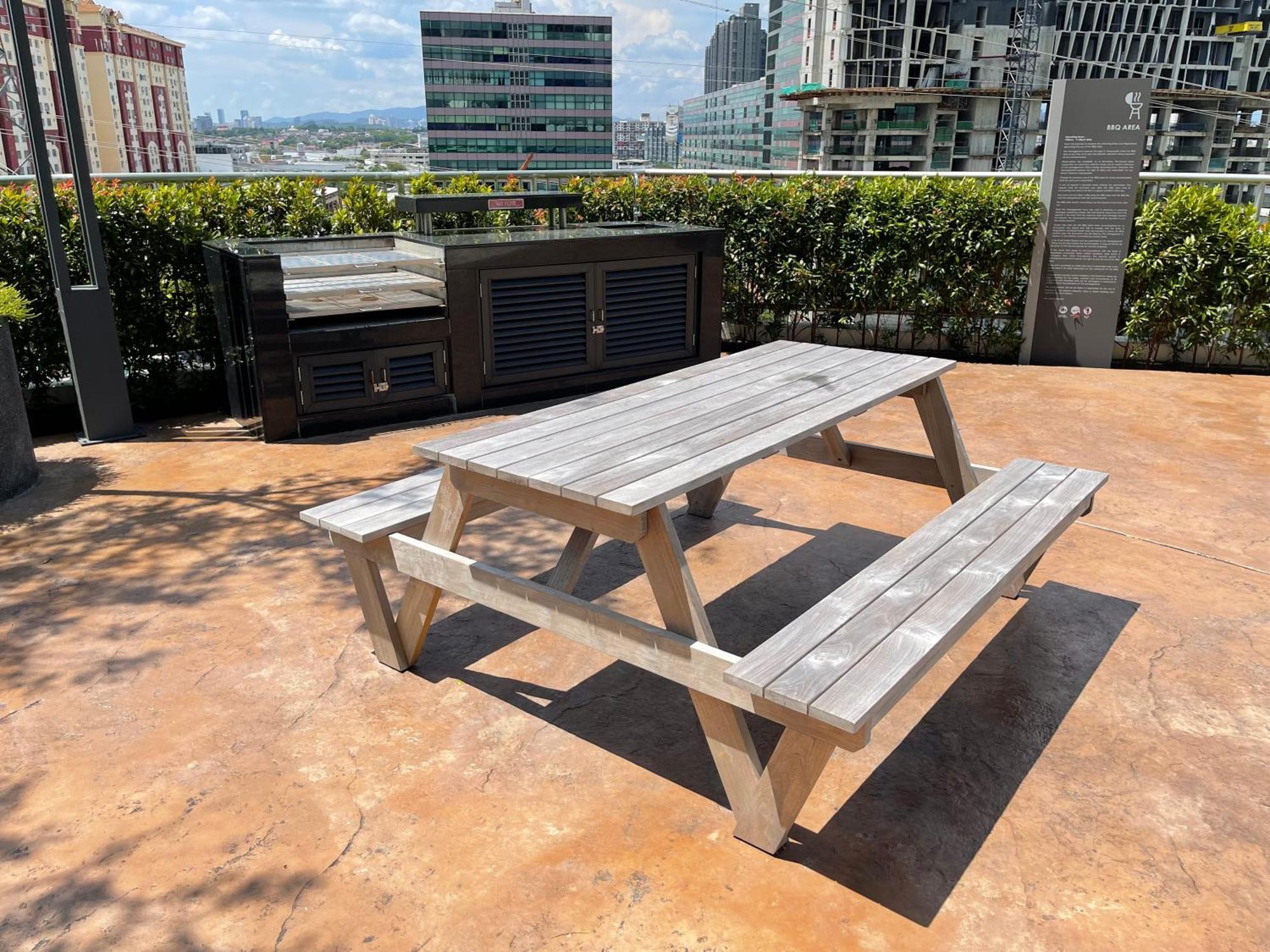 Greenfield A Sunway Subang 10 Pax 3r2b With Internet Petaling Jaya