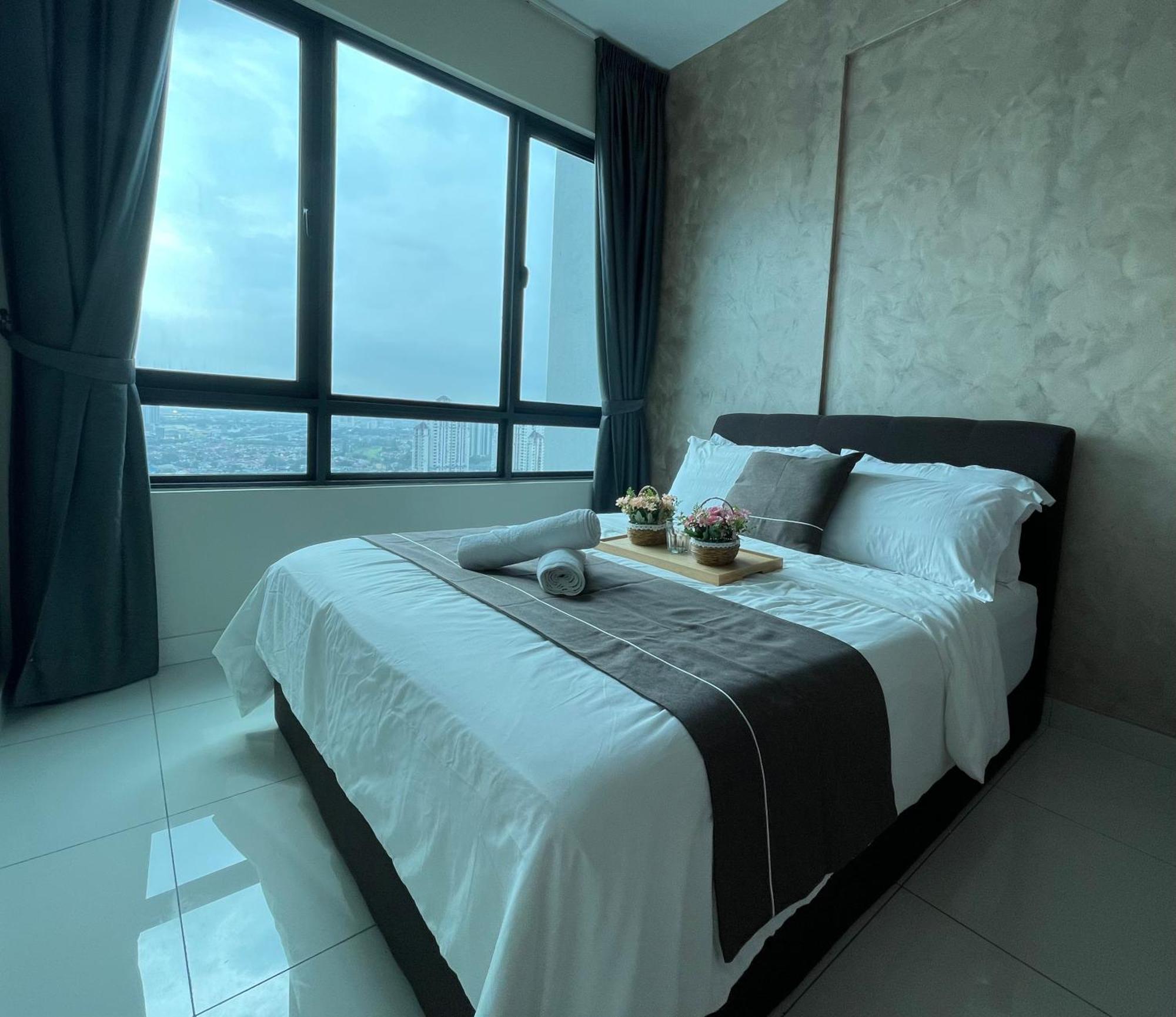 Greenfield A Sunway Subang 10 Pax 3r2b With Internet * Petaling Jaya