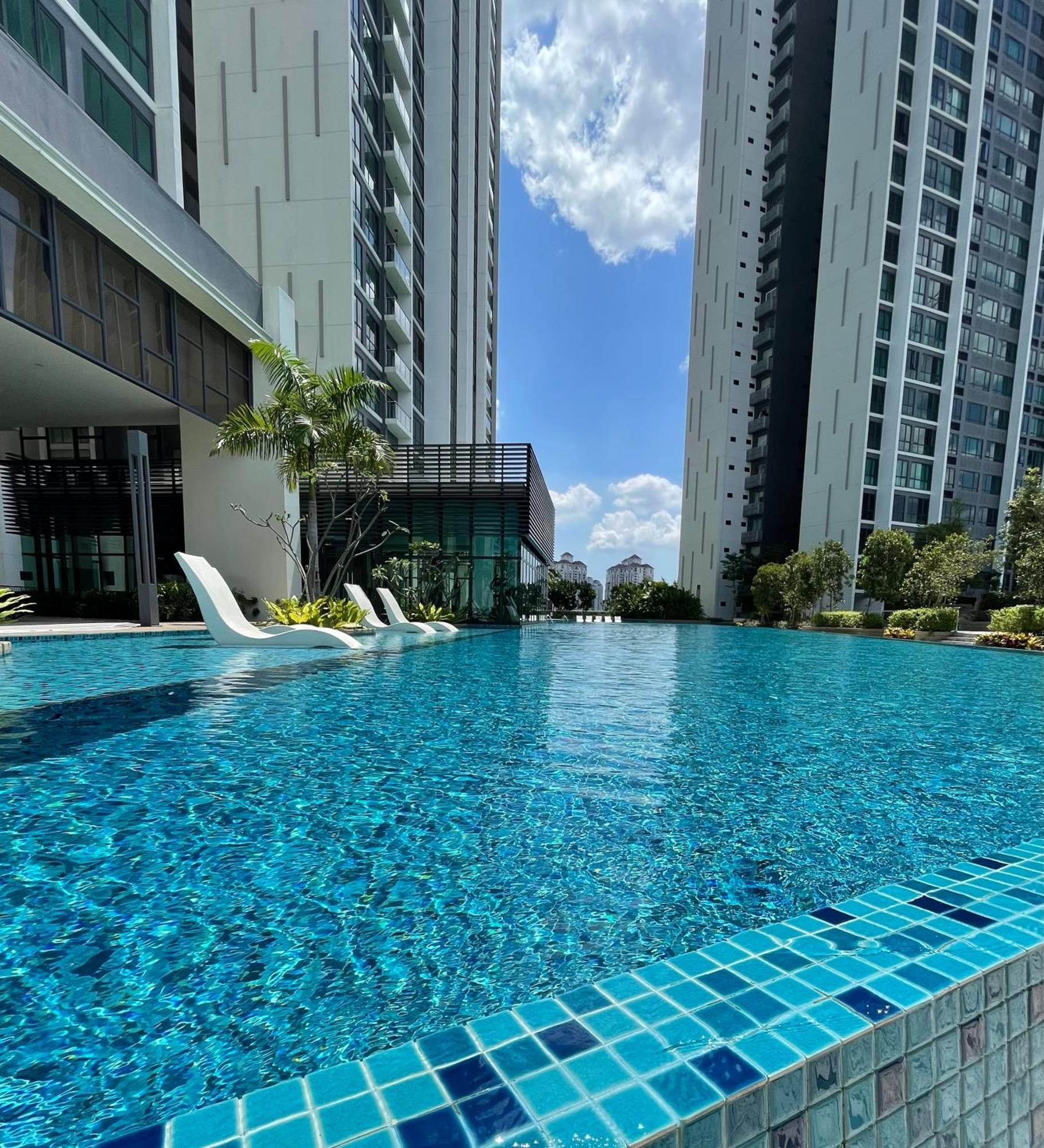 Greenfield A Sunway Subang 10 Pax 3r2b With Internet Apartment